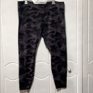 Wild Fable Gray Camouflage Leggings size 2X